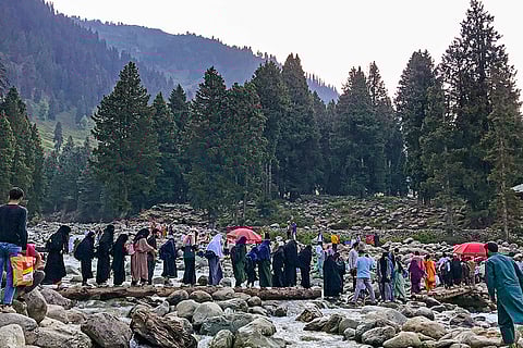 Tourists visit Kashmir